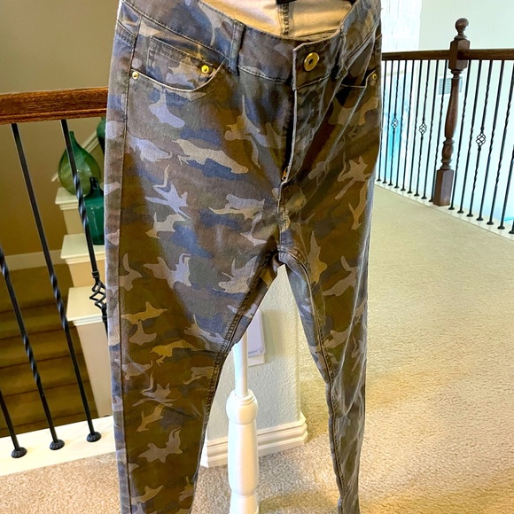 H&M Camouflage Skinny Jeggings - Picture 2 of 4